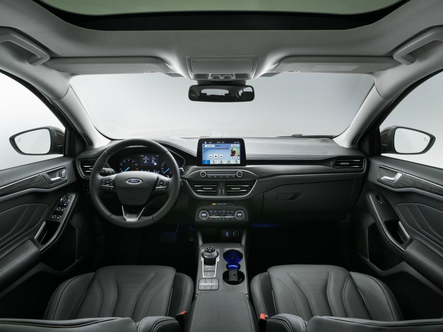 Торпедо Ford Focus Vignale 2018 года  (WW) (фото 21 из 37)